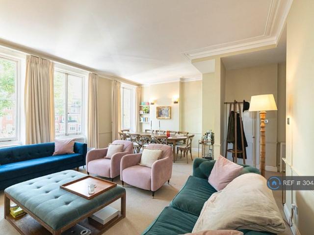 Lennox Gardens, London, SW1X 1 bed flat to rent £3,800 pcm £877 pw