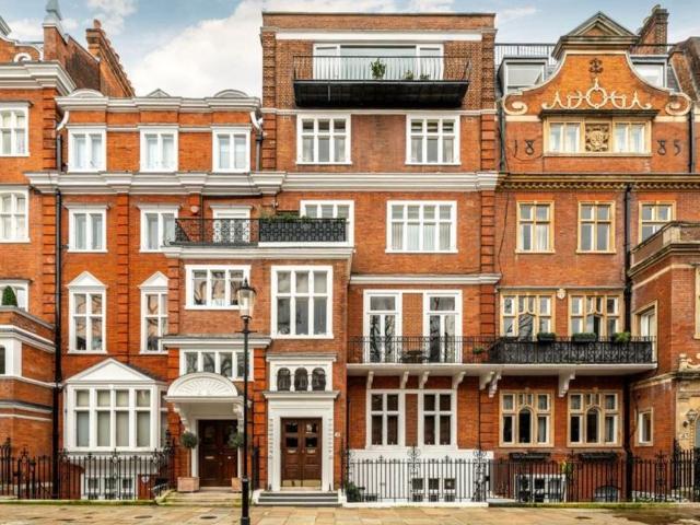 Lennox Gardens, London SW1X, 2 bed flat to rent, £5,500 pcm | PrimeLocation