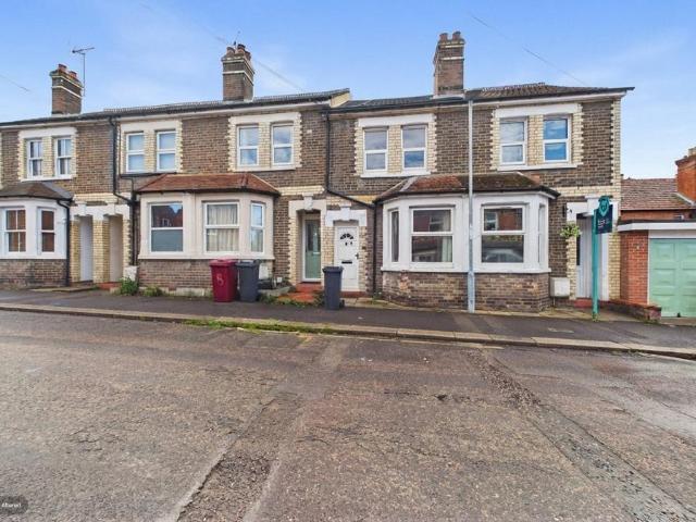 Lennox Road, Reading, Berkshire, RG6 4 bed terraced house to rent £1,700 pcm £392 pw