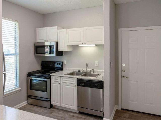 Lenox at Patterson Place 1 Bedroom Apartment for Rent at 100 Rose Garden Ln, Durham, NC 27707