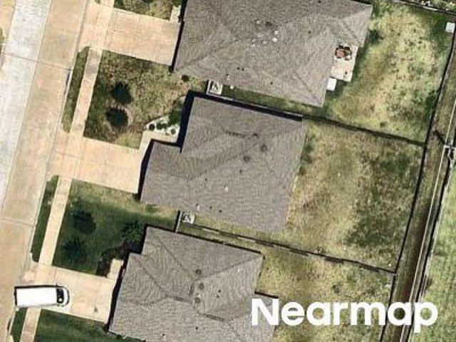 Lenox Grove Ln