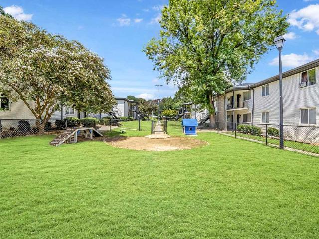 Lenox Place 2 Bedroom Apartment for Rent at 2572 Lenox Road Northeast, North Atlanta, GA 30324 Pine Hills