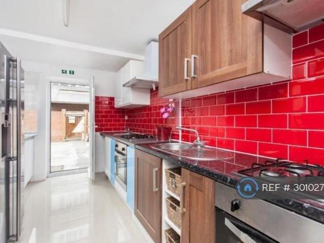 Lensbury Way, London, SE2 1 bed in a house share to rent £799 pcm £184 pw