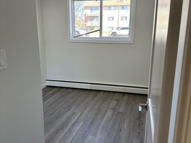 Lensuma Manor 1 Bedroom Apartment for Rent at 10115 119 Ave Nw, Edmonton, AB T5G 0R2 Westwood