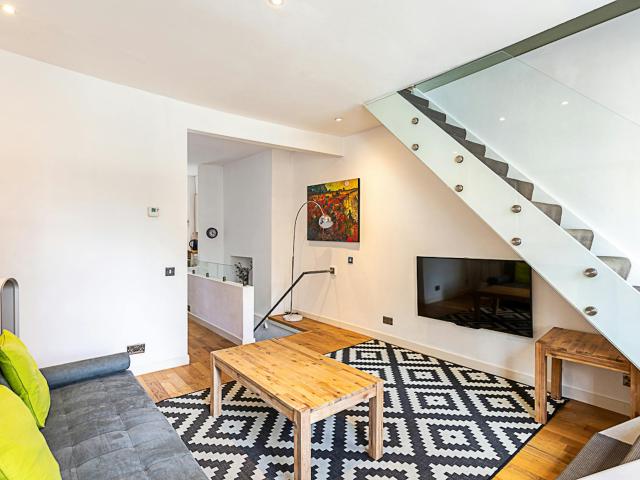 Leo Yard, London, EC1M 5QA, United Kingdom | 2 bed apartment for rent #162200341 | Rentberry