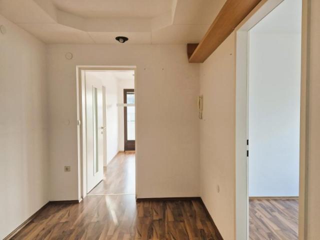 Leonding Gaumberg! Sonnige und ruhig gelegene 3 Zimmer Wohnung, 79 m² inkl. Loggia, Küche möbliert, Parkplatz!