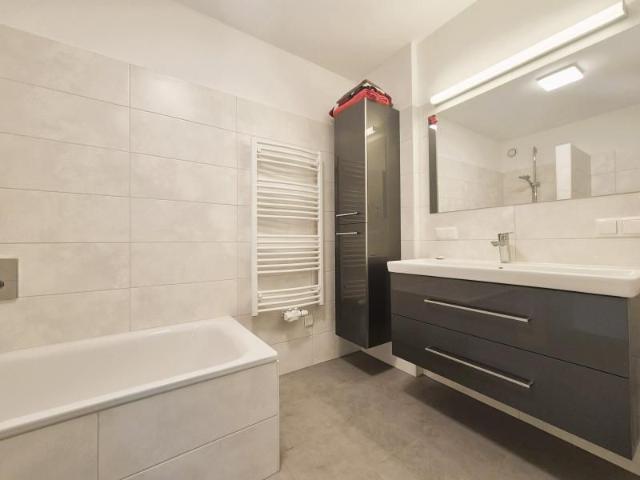 Leonding Gaumberg! Sonnige und ruhig gelegene 3 Zimmer Wohnung, 79 m² inkl. Loggia, Küche möbliert, Parkplatz!