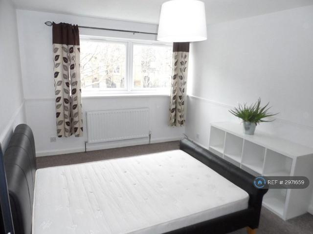 Leontine Close, London, SE15 4 bed end of terrace house to rent £3,750 pcm £865 pw