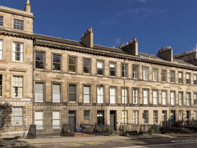 Leopold Place, Hillside, Edinburgh EH7, 4 bed flat to rent, £3,000 pcm | PrimeLocation