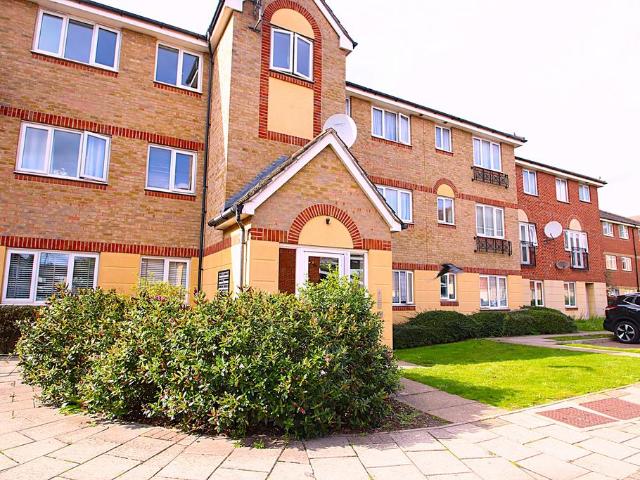 Leopold Rd, London N18 2 bed flat to rent £1,750 pcm £404 pw