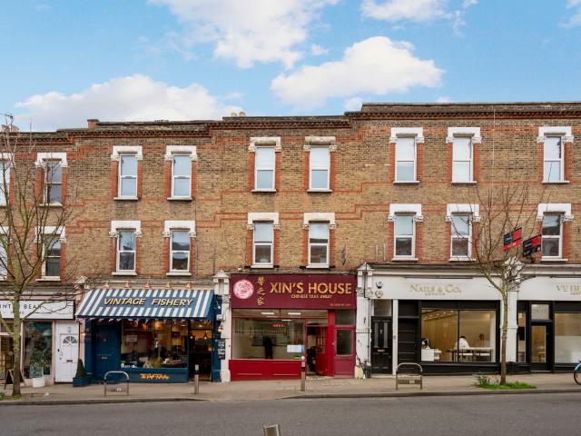 Leopold Road, London SW19, 3 bed flat to rent, £3,100 pcm | PrimeLocation