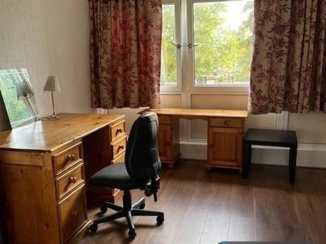 Leopold St, London, E3 4 bed flat to rent £3,000 pcm £692 pw