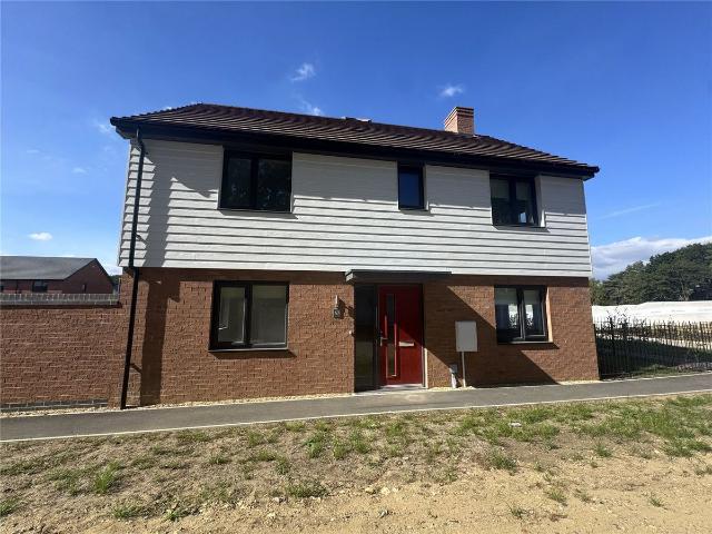 Leathart Close, Bordon, Hampshire GU35, 4 bed detached house to rent, £2,600 pcm | PrimeLocation