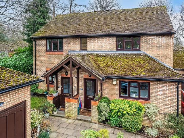 Leatherhead Road, Ashtead KT21, 2 bed maisonette to rent, £1,725 pcm | PrimeLocation