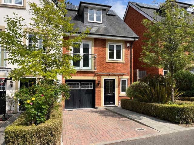 Leatherhead, Surrey KT22, 3 bed town house to rent, £2,700 pcm | PrimeLocation