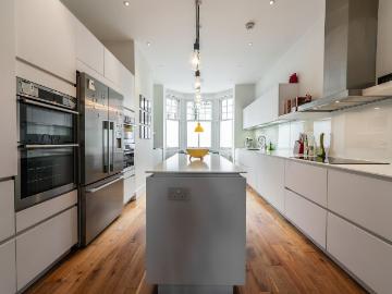Leathwaite Road, London SW11, 4 bed town house to rent, £11,500 pcm | PrimeLocation