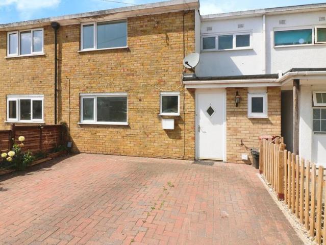 Leaves Spring, Stevenage, SG2 3 bed terraced house to rent £1,650 pcm £381 pw