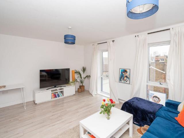 Leavesden Lodge, WD24 5FR, Watford, WD24 1 bed flat to rent £1,450 pcm £335 pw