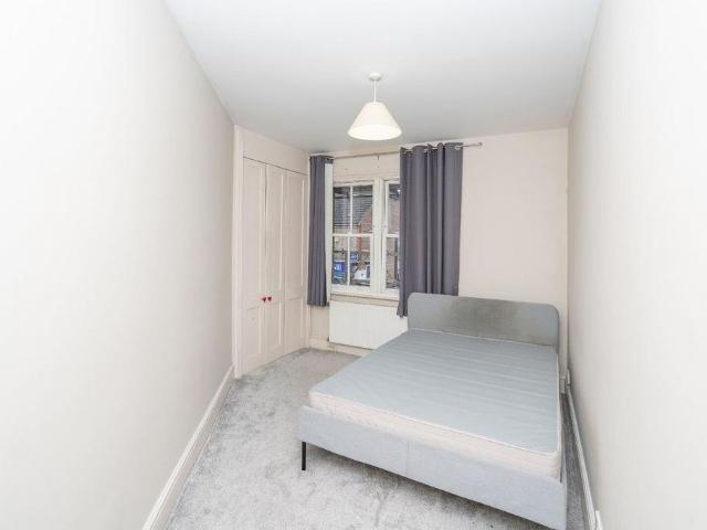 Leavesden Road, Watford, WD24 Terraced house to rent £650 pcm £150 pw