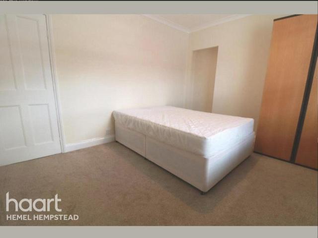 Leavesden Road, Watford 1 bed in a house share to rent £725 pcm £167 pw