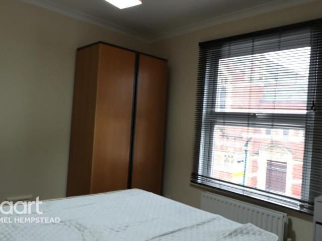 Leavesden Road, Watford 1 bed terraced house to rent £730 pcm £168 pw