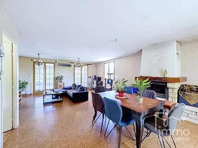 Léaz 01200 Achat / Vente maison 6 pièces t6 au dernier étage terrasse