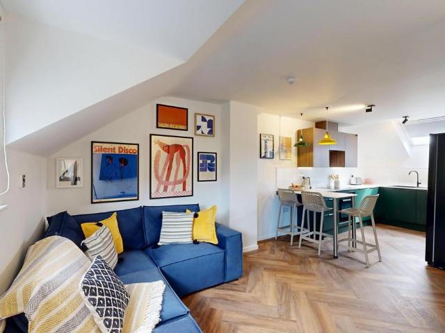 Leazes Parade Holland Drive. 3 bed flat to rent £2,106 pcm £486 pw