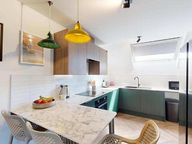 Leazes Parade Holland Drive. 3 bed flat to rent £2,210 pcm £510 pw
