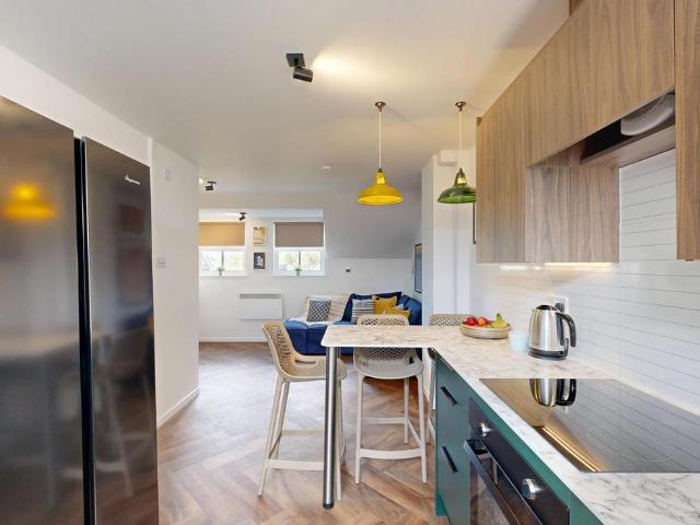 Leazes Parade Holland Drive. 3 bed flat to rent £2,210 pcm £510 pw