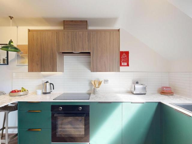 Leazes Parade Holland Drive. 1 bed flat to rent £1,127 pcm £260 pw