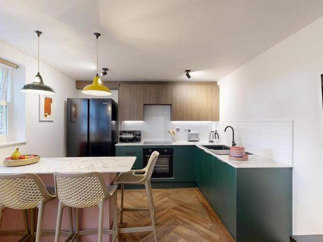 Leazes Parade Holland Drive. 4 bed flat to rent £2,773 pcm £640 pw