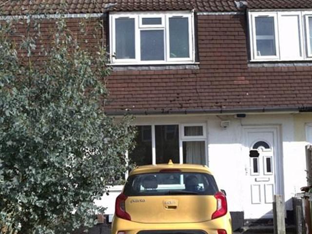 Lea Farm Road, Leeds, LS5 2 bed terraced house to rent £1,000 pcm £231 pw