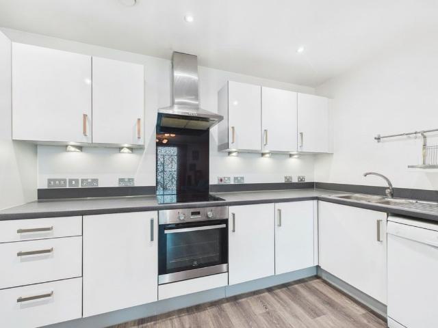 Lea House, 1 Kidwells Close, Maidenhead, Berkshire SL6, 1 bed flat to rent, £1,250 pcm | PrimeLocation
