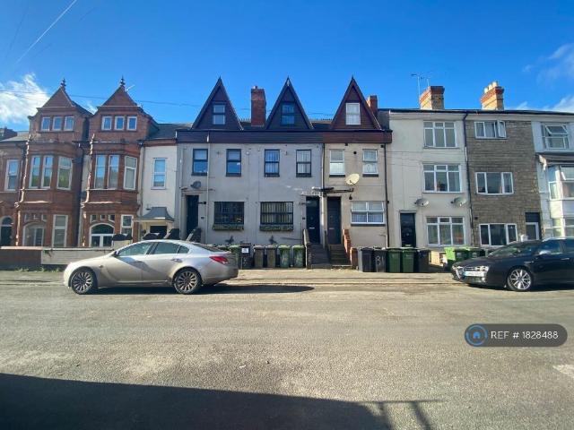 Lea Street, Kidderminster, DY10 2 bed maisonette to rent £975 pcm £225 pw