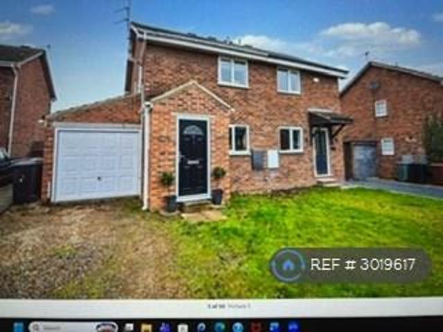 Lea Park Close, Leeds, LS10 2 bed semi detached house to rent £1,100 pcm £254 pw