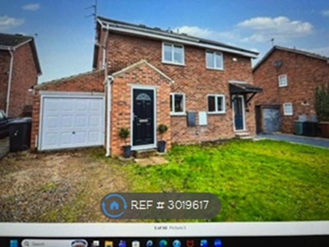 Lea Park Close, Leeds LS10, 2 bed semi detached house to rent, £1,100 pcm | PrimeLocation