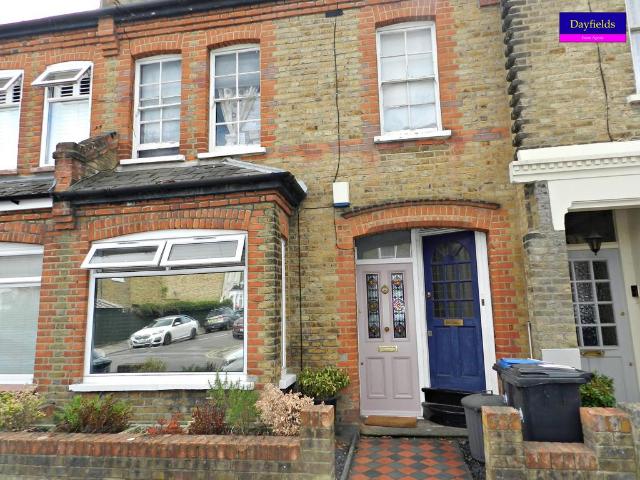 Lea Road, Enfield EN2 1 bed flat to rent £1,450 pcm £335 pw