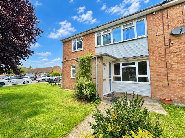 Lea Road, Reading RG4 2 bed maisonette to rent £1,300 pcm £300 pw