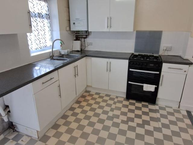 Lea Road, Southall UB2, 4 bed terraced house to rent, £2,300 pcm | PrimeLocation