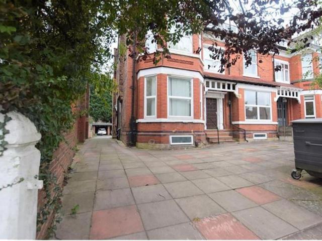 Lea Road, Heaton Moor, Stockport, Apartment