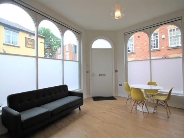 Leadworks Lane, Chester CH1 1 bed apartment to rent £925 pcm £213 pw