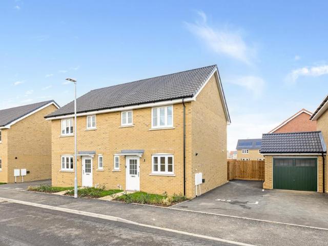 Leaf Living at Westcombe Park. 3 bed semi detached house to rent £1,800 pcm £415 pw