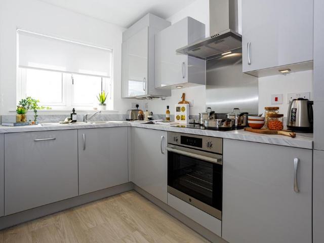 Leaf Living at Allium Park. 2 bed detached house to rent £1,850 pcm £427 pw