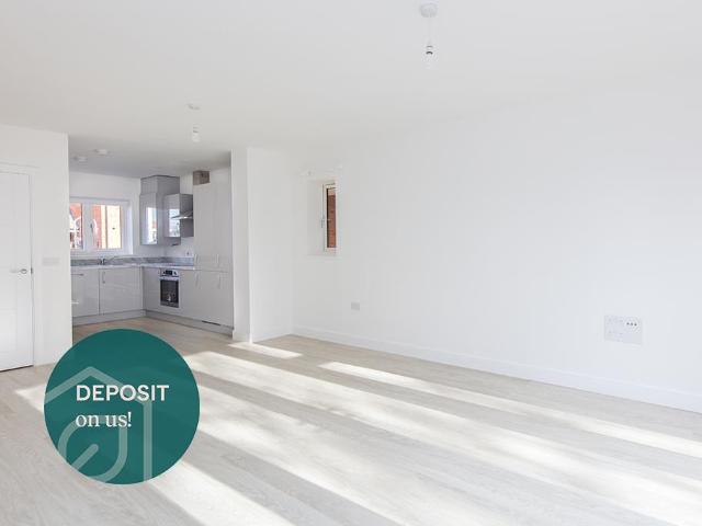 Leaf Living at Fontwell Meadows, West. 4 bed semi detached house to rent £2,000 pcm £462 pw