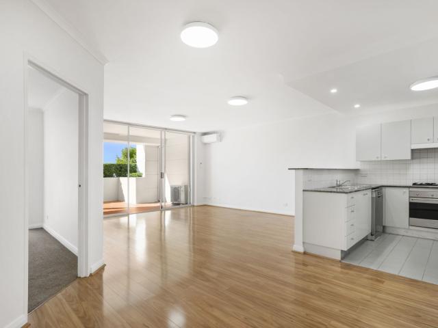 Leafy Three Bedroom Apartment in Balmain Cove with Lock Up Garage and Resort Style Facilities
