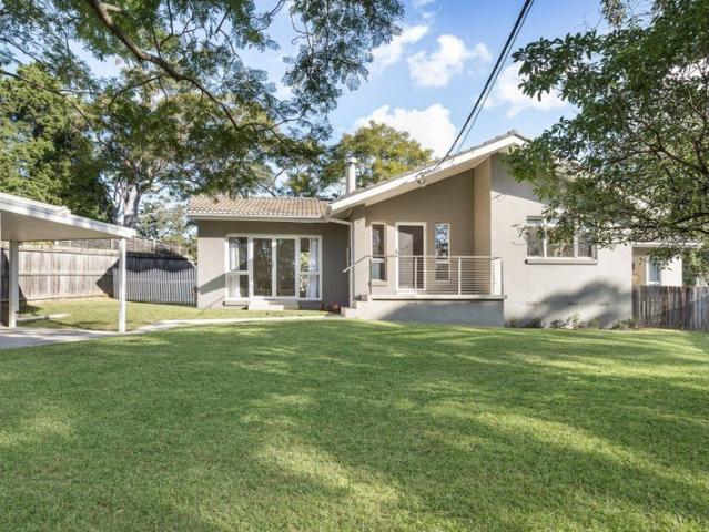 Leafy tranquillity meets contemporary living in a peaceful cul de sac setting