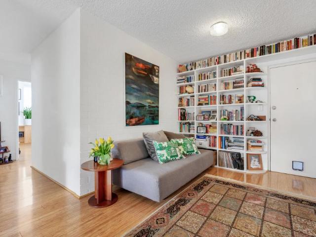 Leafy West End Living with Style & Convenience