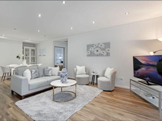 Leafy Apartment Close to Wahroonga Station