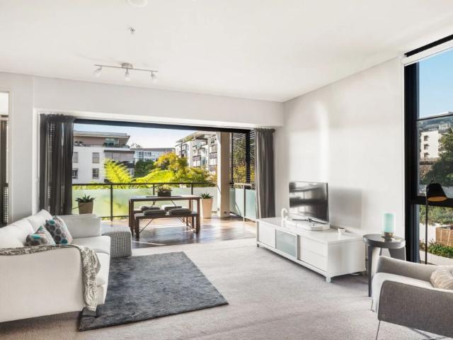 LEAFY CORNER LIVING IN 'ALTRO'