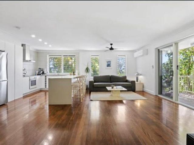 Walk to Currumbin Beach & Creek | 3 Bed | 2 Living Areas | Creek Glimpses | Pet Friendly